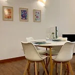 Mary Shelley - Elegant 2 Bedrooms With Balcony